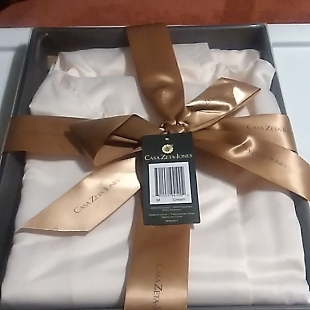 Casa Zeta-Jones Gift Set